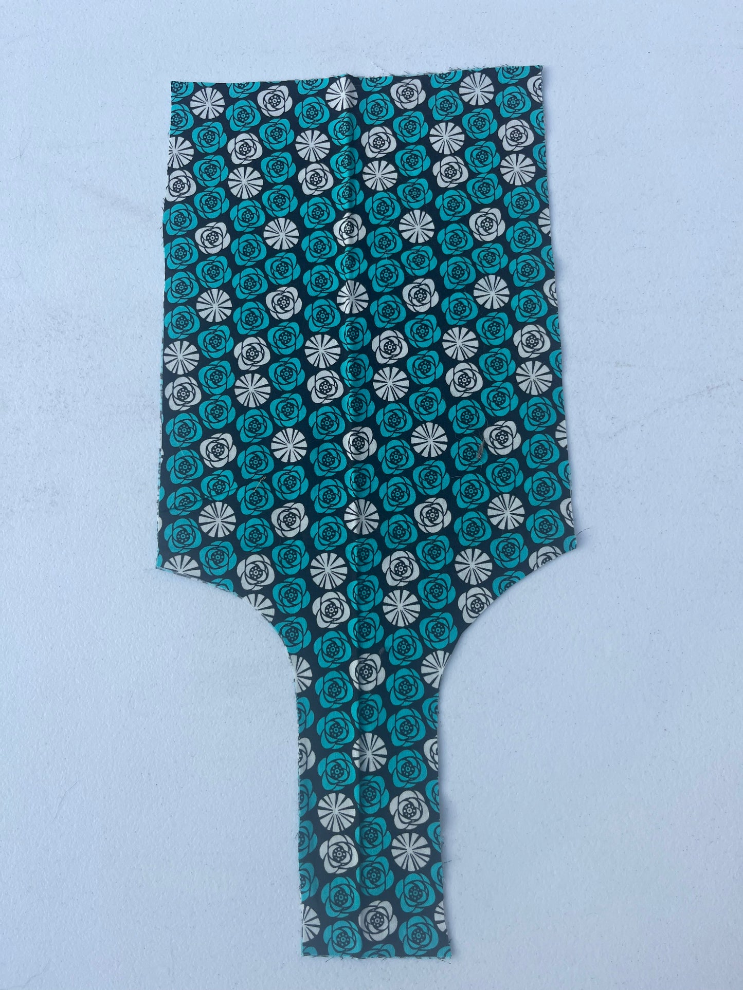 Teal/White Circle Roses bottle bag