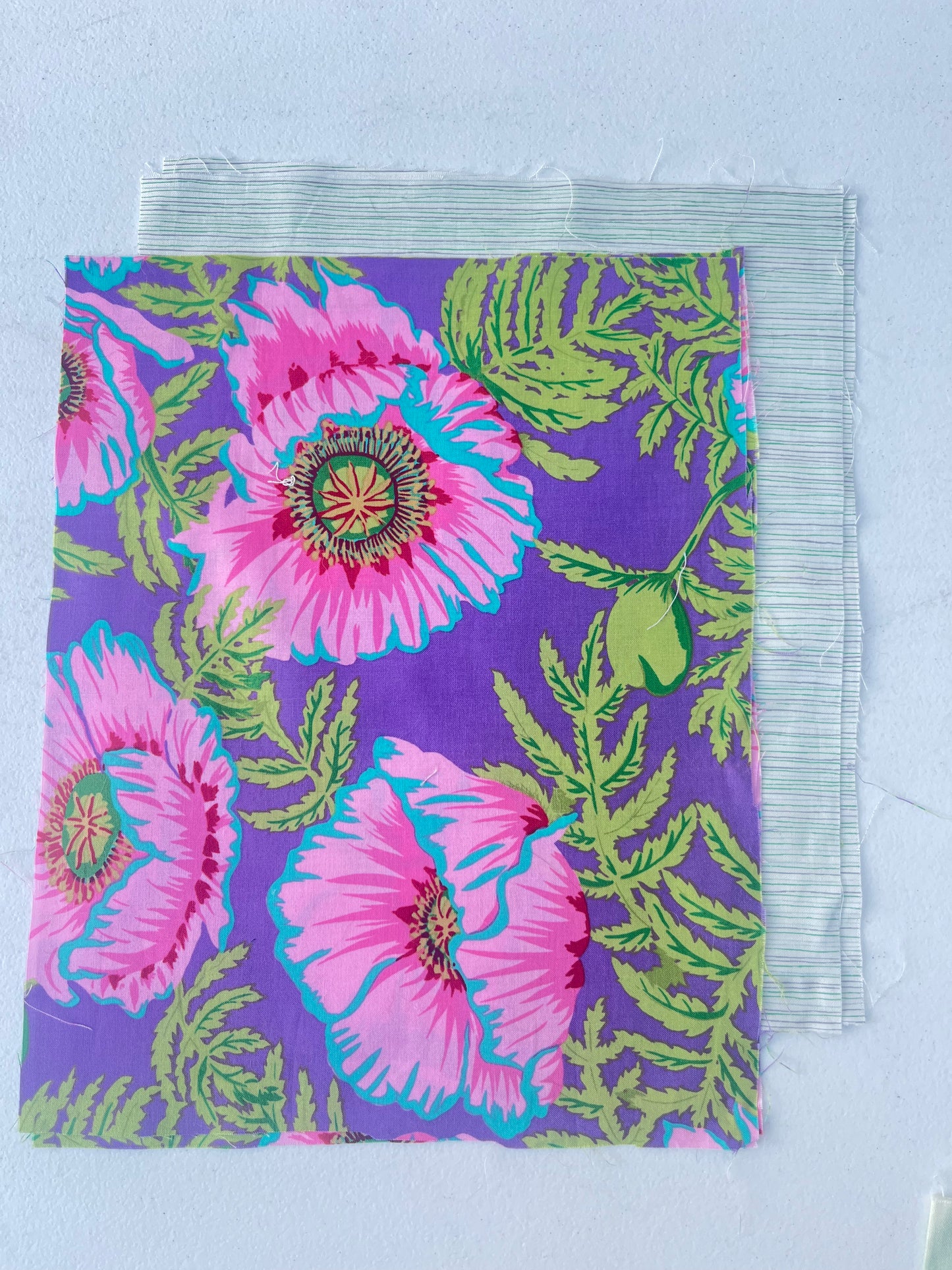 Groovy Purple bold flowers medium carry-all