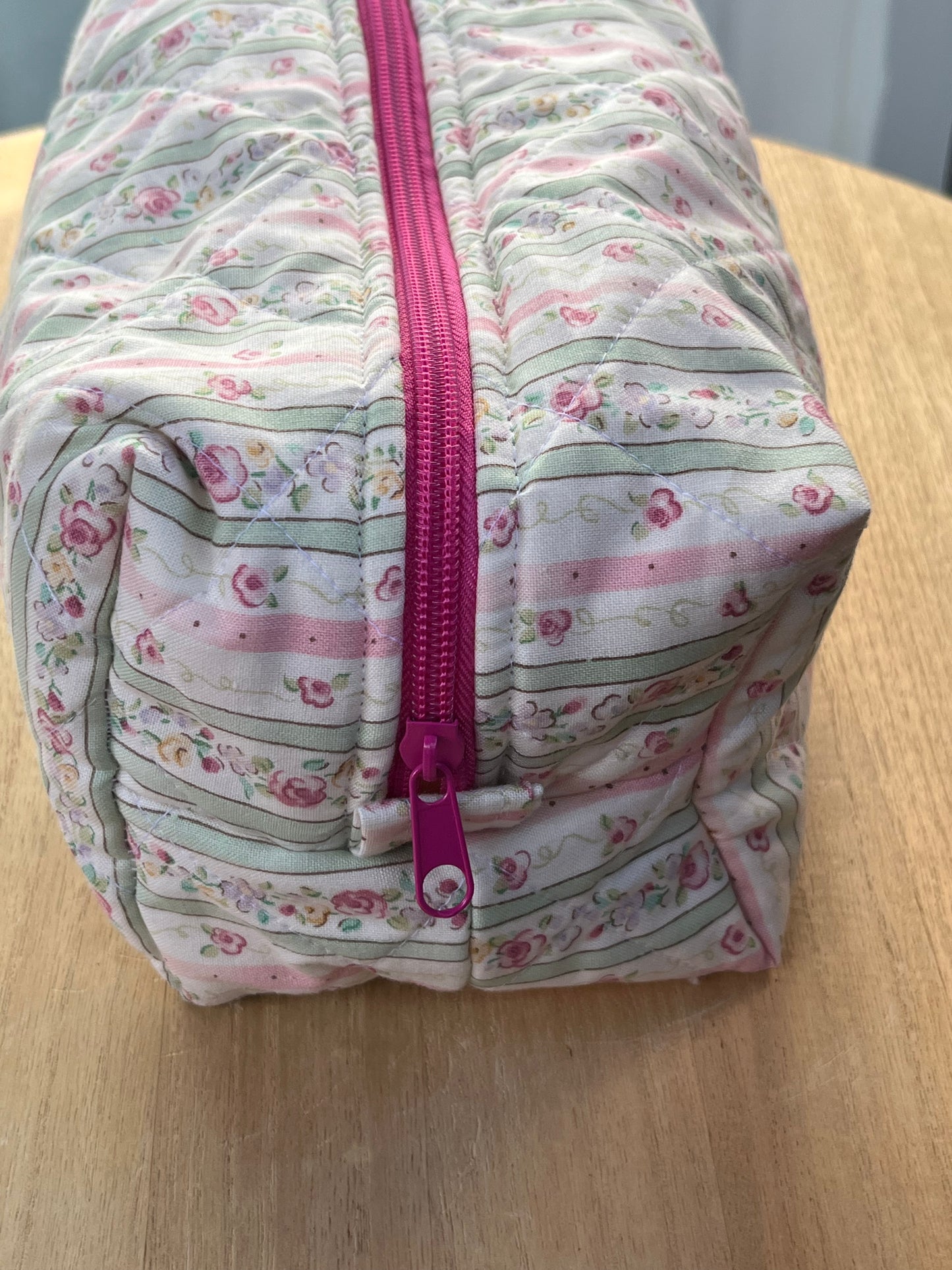 Dainty Flower wallpaper Chubby Makeup pouch